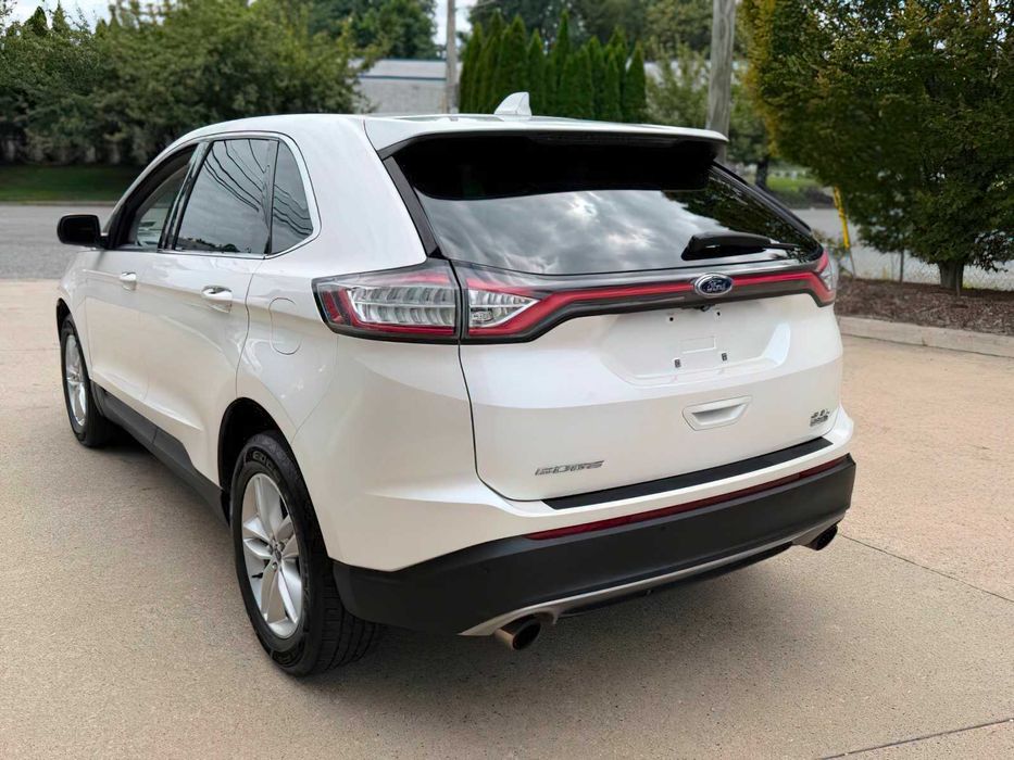 Ford Edge      2017