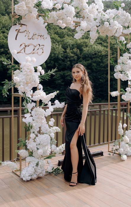 Плаття випускне.