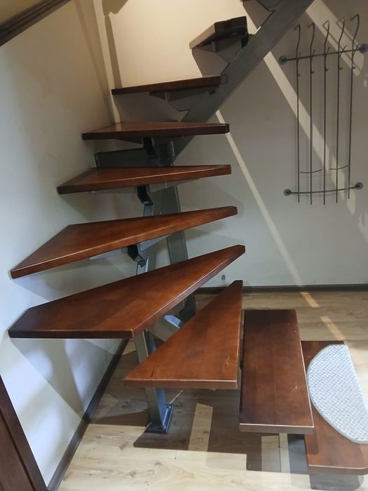 Schody zabiegowe stal + bukowe stopnie / Stan idealny / Jak nowe!
