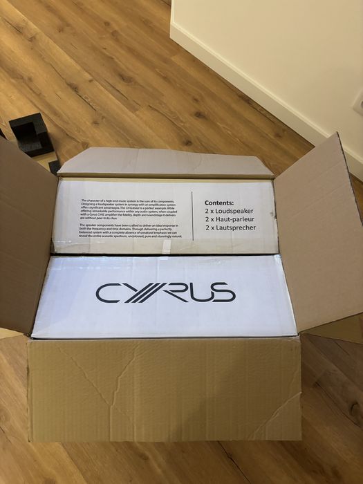 Colunas Cyrus Linear One Black Gloss