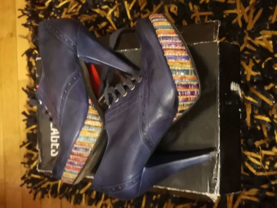 Sapatos de tacão  PREÇO FINAL para despachar