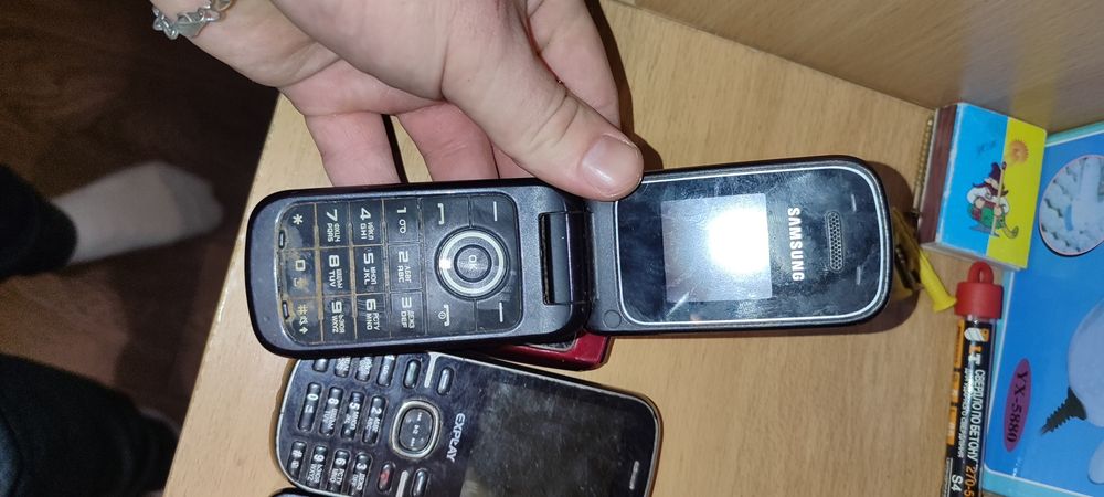 Телефони б/у робочі