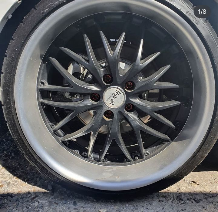 Jantes 5x114.3 Mania Racing com pneus