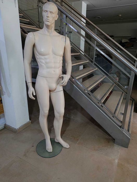 Manequim Homem com base de vidro