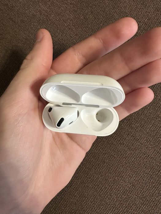 Airpods 4 ANC Лівий навушник + Кейс