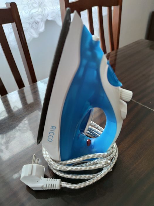 Żelazko parowe nowe sprawne działa