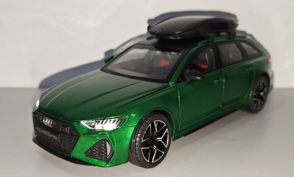 Audi RS6 Avant модель 1:24 Автопром Jinlifang Металл звук свет.