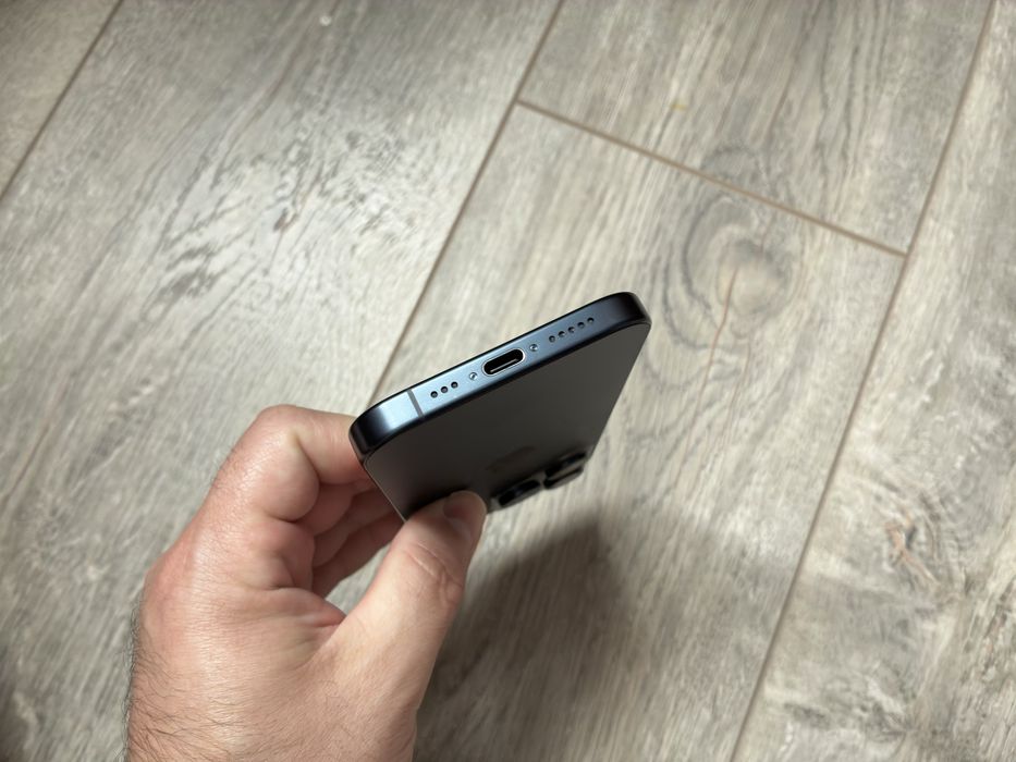 iPhone 15 Pro 128gb Blue Titanium esim