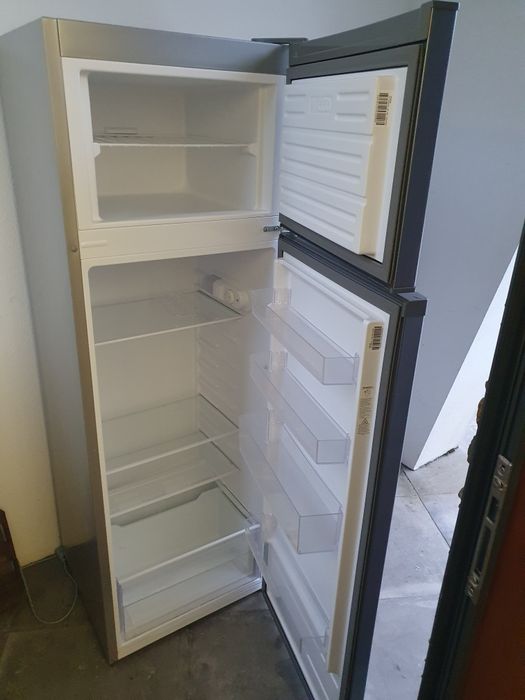 Frigorífico com pouco uso