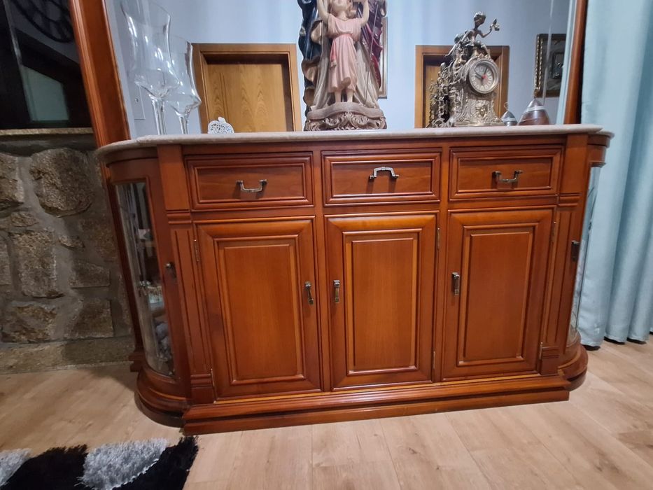 Móvel novo em cerejeira