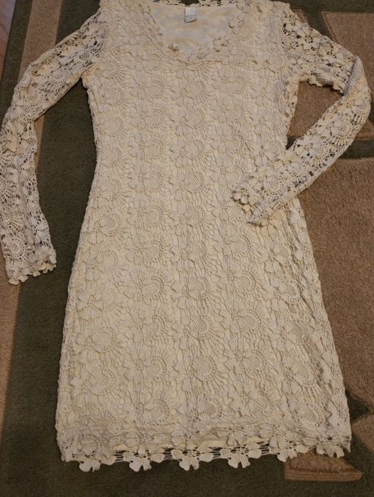 Sukienka koronka rom M kremowa