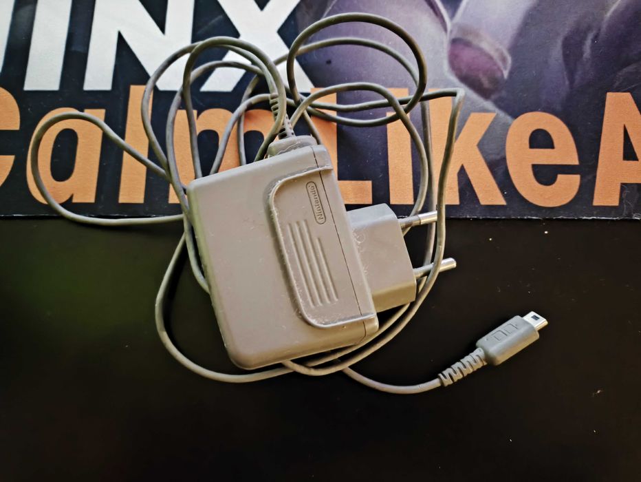 Nintendo DS + jogos variados (Pokémon etc)