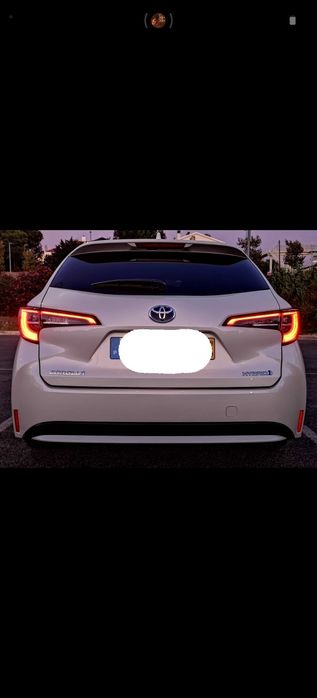 Vendo Toyota Corolla Touring Sports Hybrid 2019 — photo 2