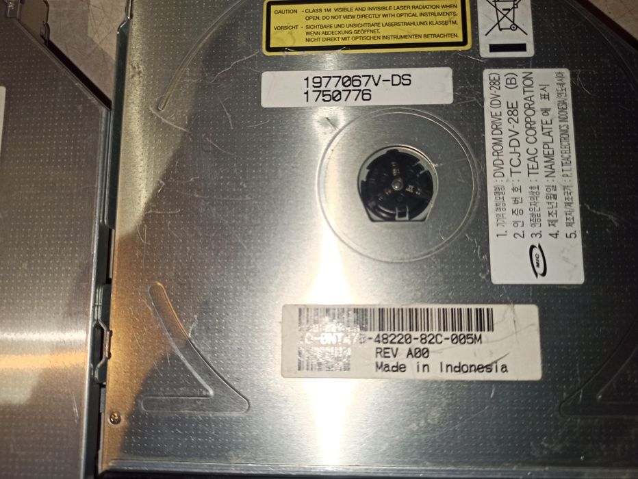 Sprzedam dwa stare laptopa HP Windows 7 i laptopa Dell