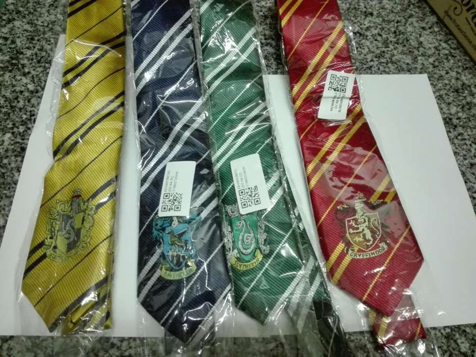 Gravatas Harry Potter - Gryffindor, Slytherin, Hufflepuff e Ravenclaw