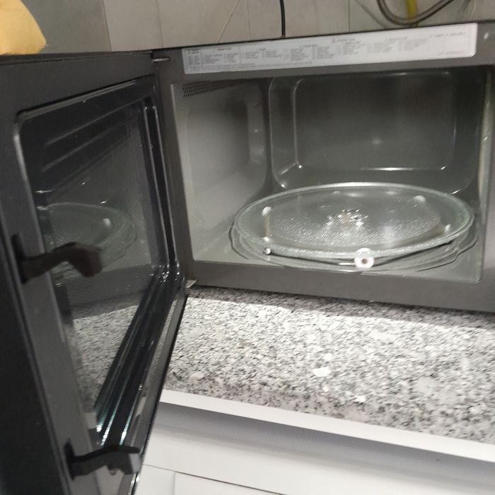 Microondas 100% funcional - usado