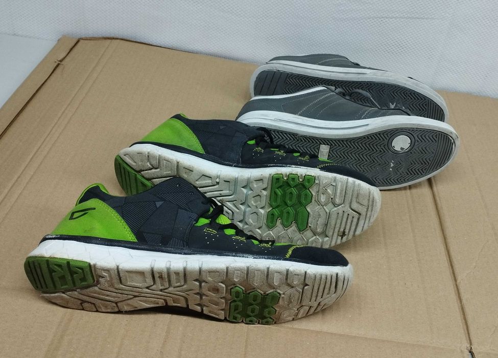 Sapatilhas usadas em bom estado são 2 pares