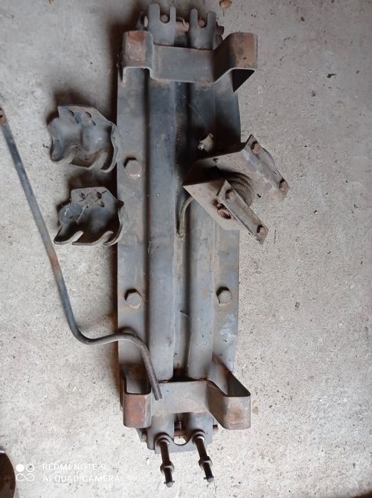 Кріплення запаски мереседес 1831