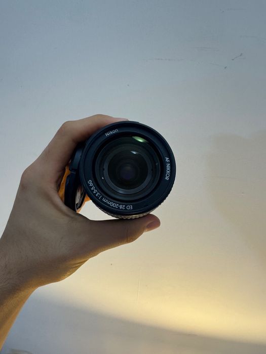 Objetiva Nikon AF 28-200mm f/3.5-5.6G ED (Lente de Viagem)