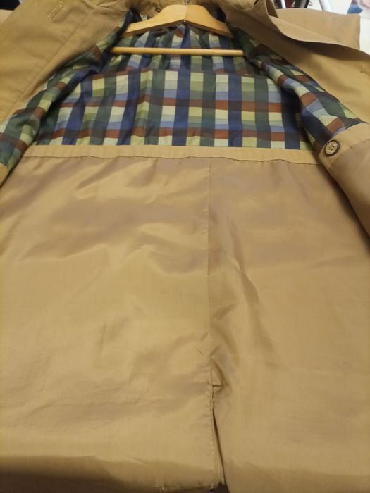 Płaszcz damski typu prochowiec