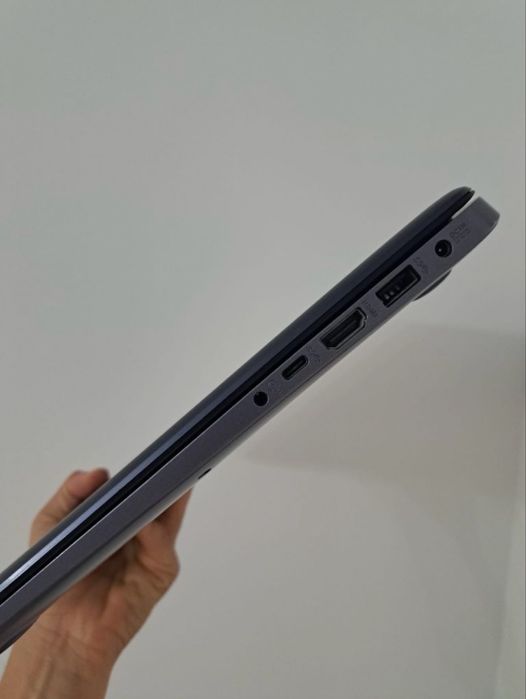 ASUS VivoBook Laptop with SSD64730009379970123