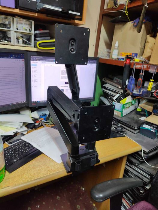 Настольный крепеж для двух мониторов