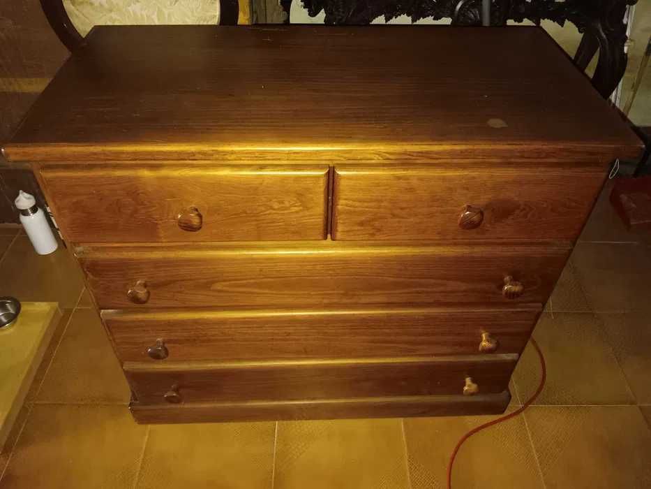 Moveis de quarto de casal em excelente estado.