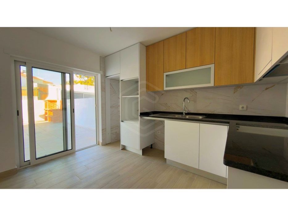 Apartamento T0+ 2 em condomínio fechado com piscina na Manta Rota, ...