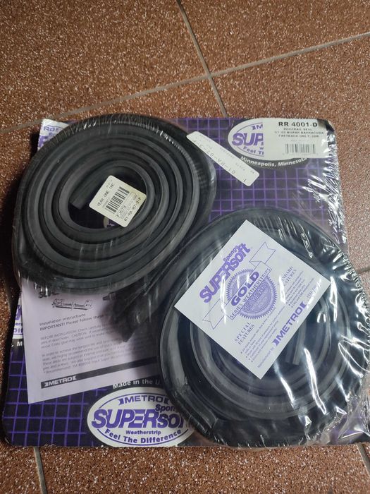 Plymouth Barracuda 1967-69 komplet nowych uszczelek szyb drzwi etc...