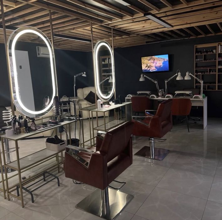 Оренда робочих місць для перукаря, майстра з манікюра, бровиста