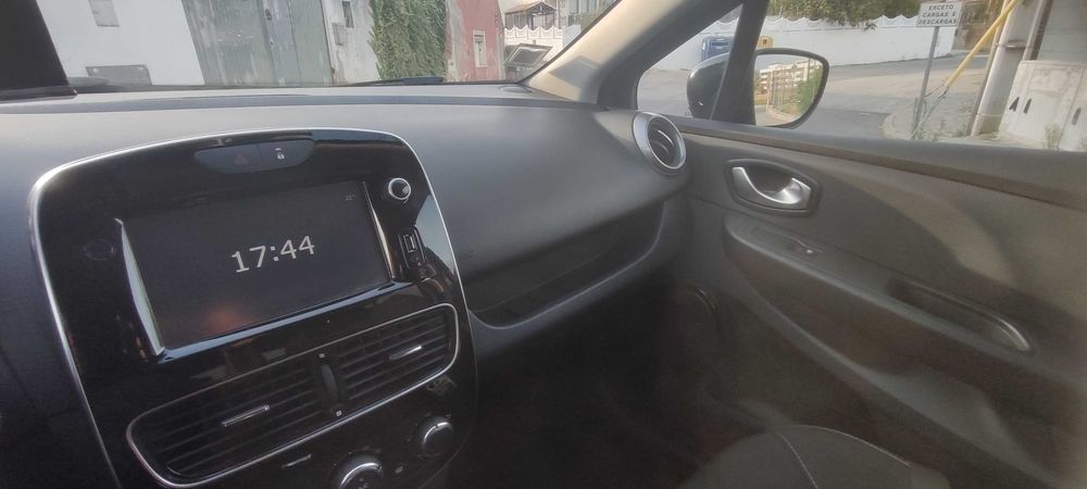 Vendo Renault Clio Sport Touring 0.9 Limited Edition Ano 11/2017