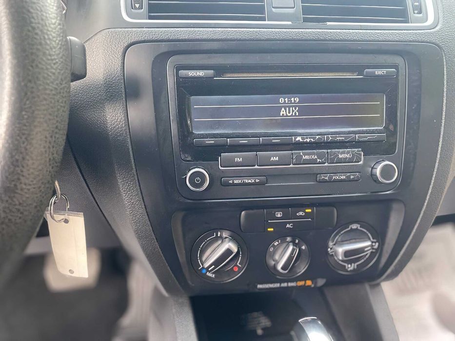 Volkswagen Jetta      2013