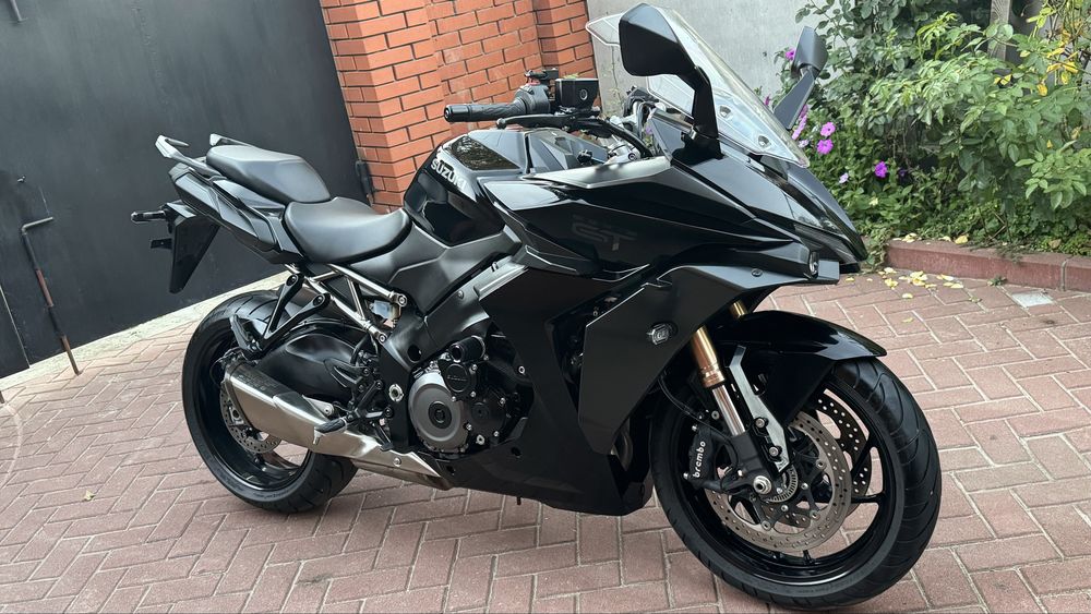 Suzuki GSX-S1000GT 2022 рік Сузуки