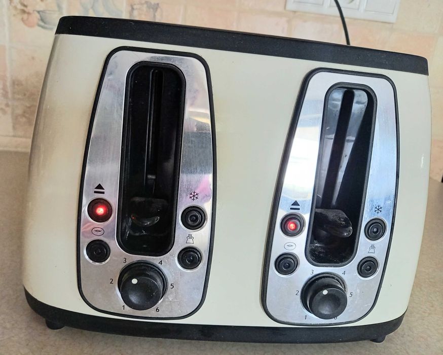 Toster Russell Hobbs