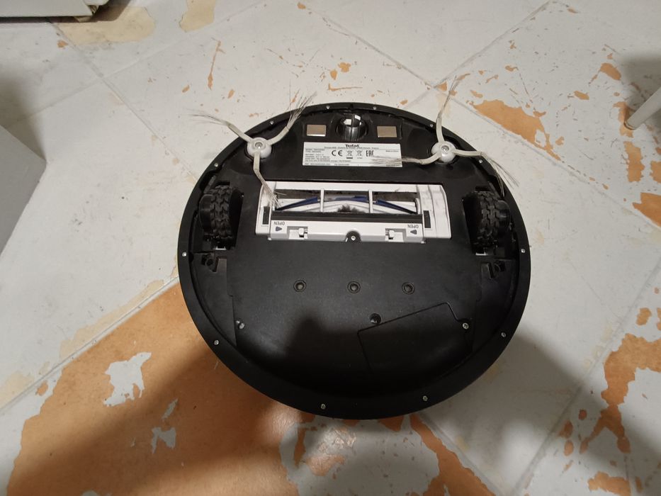 Robot sprzątający z funkcją mycia Tefal