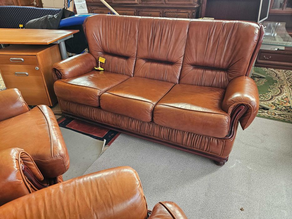 Sofá cama em pele - óptimo estado geral
