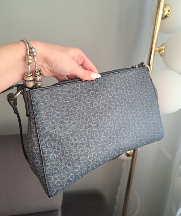 Torebka Guess listonoszka damska, mała torebeczka markowa na ramię