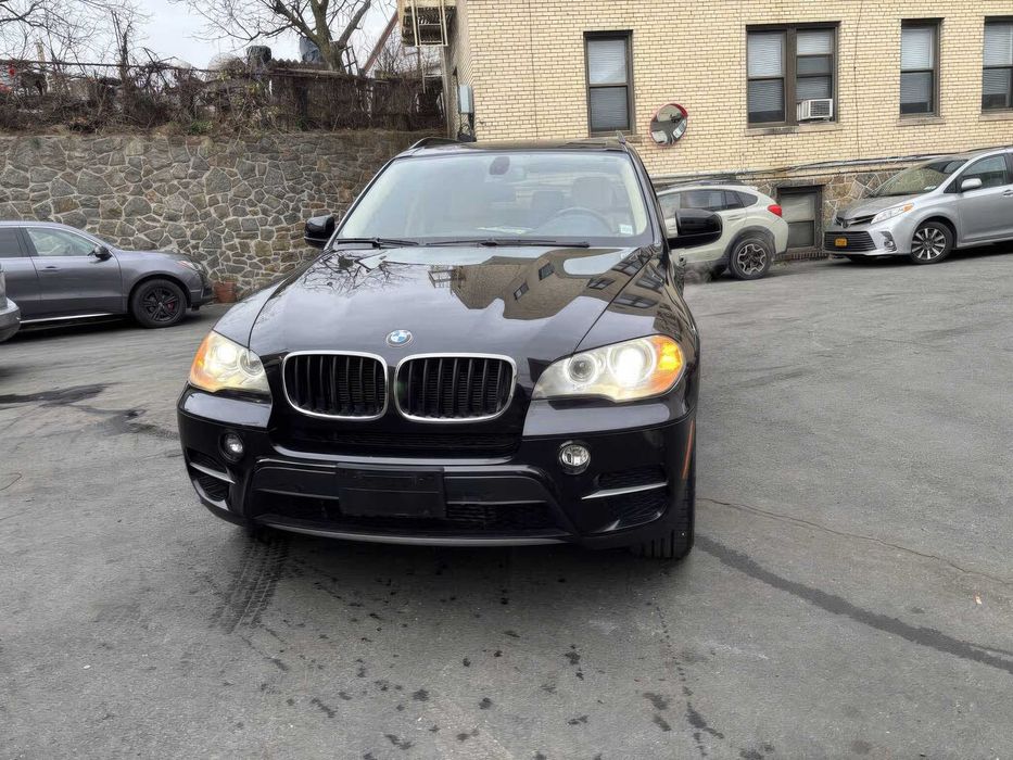 BMW X5 xDrive35i      2012