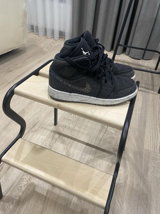 Кросівки Nike Air Jordan 35,5 розмір чорні дитячі