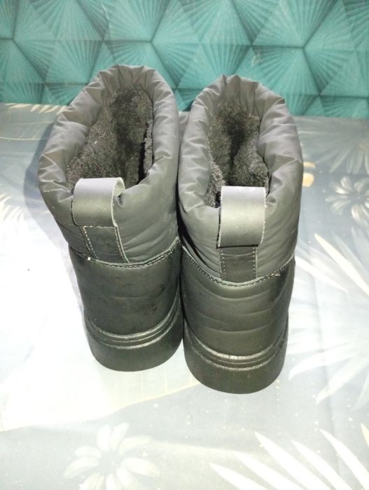 Уги жіночі 39р. теплі