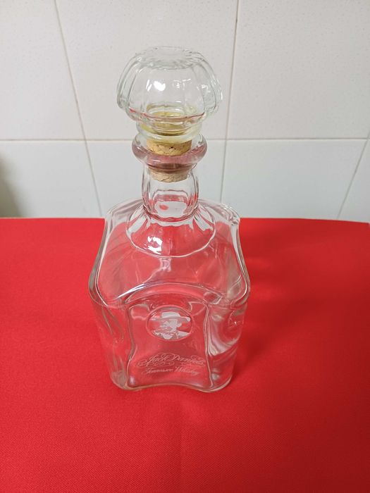 Jack Daniels Cut-Crystal Bottle64750722234499122