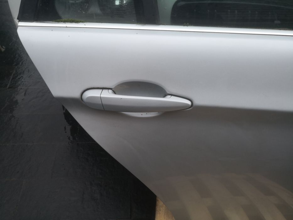 Drzwi prawe tylne BMW e91 titansilber 354/7 w kolor prawy tył