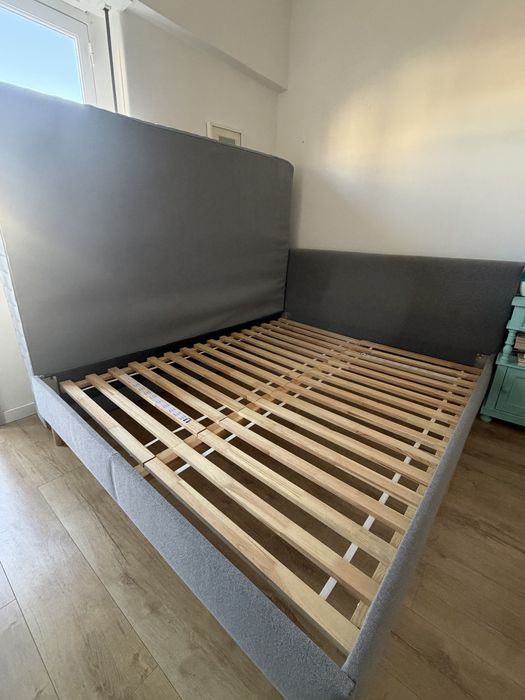 Cama Casal IKEA King Size (180x200 cm) Seminovas – Completa (Estrutura + Estrado + Colchão)