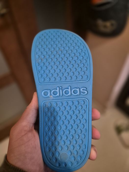 Тапок резиновий Adidas лівий розпарований
