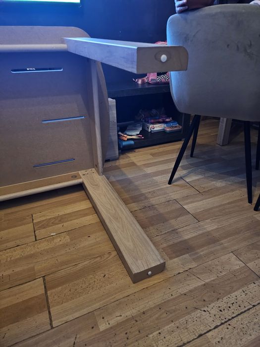 Mesa Redonda de madeira