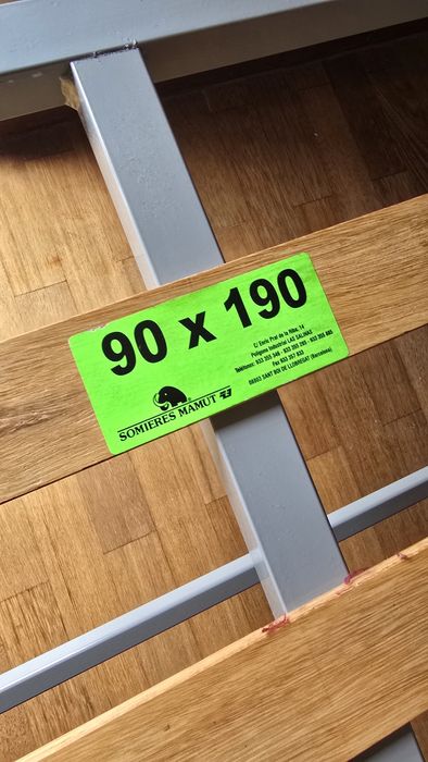 Cama dupla de  solteiro