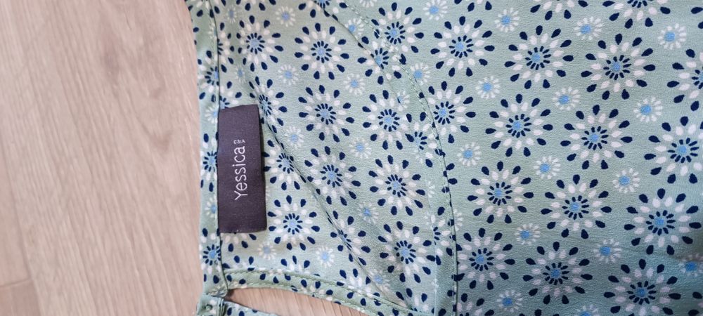 Футболка жіноча, поліестер, об'єм грудей 100 см