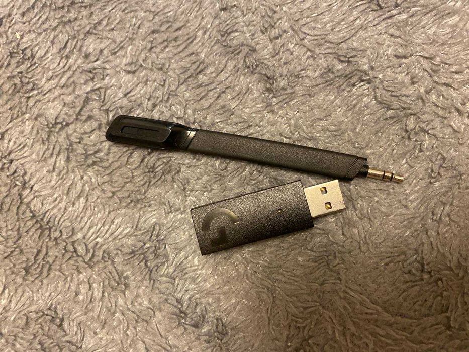 Продам навушники logitech g733