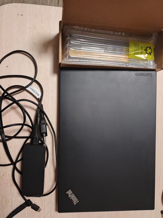 Ноутбук Lenovo ThinkPad T480 с 3 батареями 16гб ОЗУ