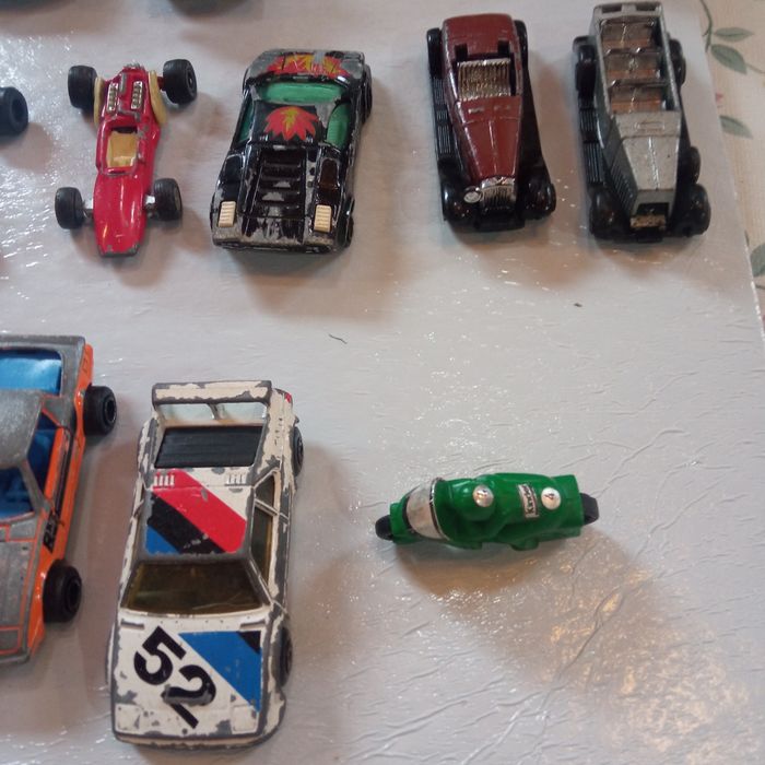Lote de  carrinhos com alguns anos